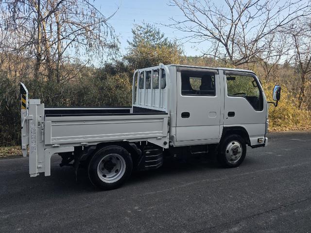 エルフトラック 　Ｗキャブ　トラック　４ＷＤ　垂直ゲート　最大積載量１４５０ｋｇ　５速マニュアル　６人乗り　キーレスエントリー　エアコン　パワーウィンドウ　運転席エアバッグ（32枚目）