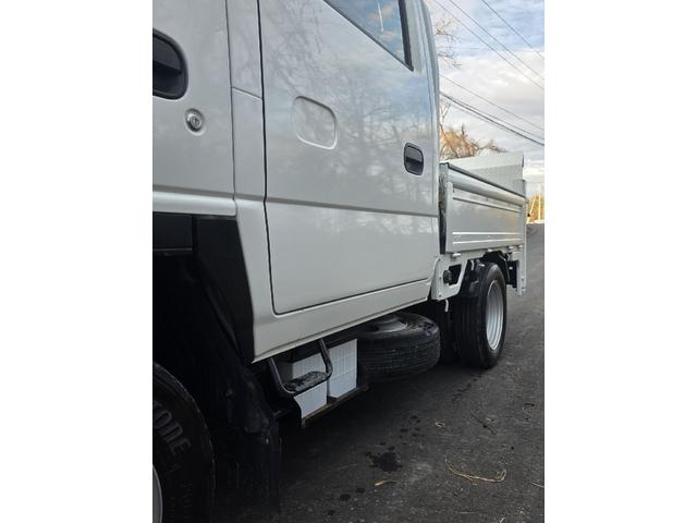 エルフトラック 　Ｗキャブ　トラック　４ＷＤ　垂直ゲート　最大積載量１４５０ｋｇ　５速マニュアル　６人乗り　キーレスエントリー　エアコン　パワーウィンドウ　運転席エアバッグ（44枚目）