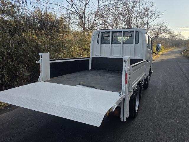 エルフトラック 　Ｗキャブ　トラック　４ＷＤ　垂直ゲート　最大積載量１４５０ｋｇ　５速マニュアル　６人乗り　キーレスエントリー　エアコン　パワーウィンドウ　運転席エアバッグ（68枚目）