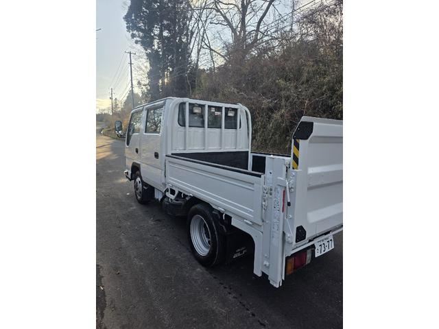 エルフトラック 　Ｗキャブ　トラック　４ＷＤ　垂直ゲート　最大積載量１４５０ｋｇ　５速マニュアル　６人乗り　キーレスエントリー　エアコン　パワーウィンドウ　運転席エアバッグ（76枚目）