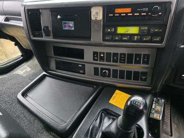 プロフィア ベースグレード　ダンプ　最大積載量８５００ｋｇ　７速マニュアル　寝台スペース付き　後輪ダブル　エアコン　運転席エアバッグ　ＡＩＲＬＯＯＰ（3枚目）