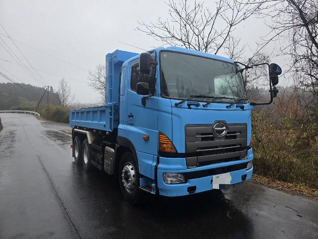 プロフィア ベースグレード　ダンプ　最大積載量８５００ｋｇ　７速マニュアル　寝台スペース付き　後輪ダブル　エアコン　運転席エアバッグ　ＡＩＲＬＯＯＰ（14枚目）