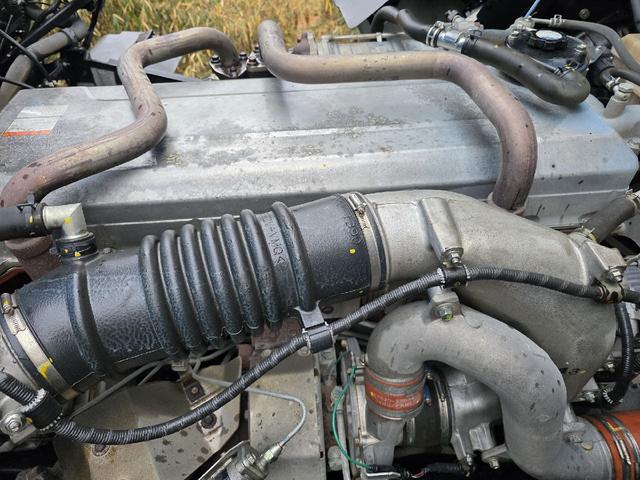 プロフィア ベースグレード　ダンプ　最大積載量８５００ｋｇ　７速マニュアル　寝台スペース付き　後輪ダブル　エアコン　運転席エアバッグ　ＡＩＲＬＯＯＰ（22枚目）