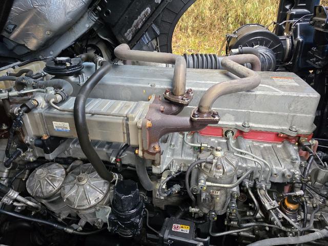 プロフィア ベースグレード　ダンプ　最大積載量８５００ｋｇ　７速マニュアル　寝台スペース付き　後輪ダブル　エアコン　運転席エアバッグ　ＡＩＲＬＯＯＰ（24枚目）