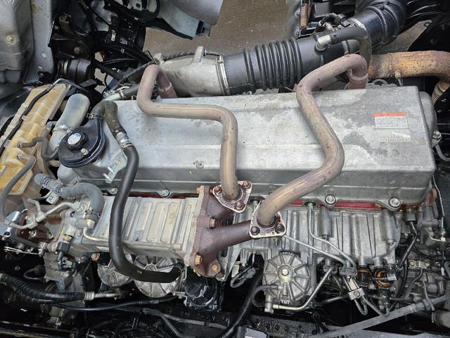 プロフィア ベースグレード　ダンプ　最大積載量８５００ｋｇ　７速マニュアル　寝台スペース付き　後輪ダブル　エアコン　運転席エアバッグ　ＡＩＲＬＯＯＰ（46枚目）