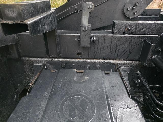 プロフィア ベースグレード　ダンプ　最大積載量８５００ｋｇ　７速マニュアル　寝台スペース付き　後輪ダブル　エアコン　運転席エアバッグ　ＡＩＲＬＯＯＰ（48枚目）