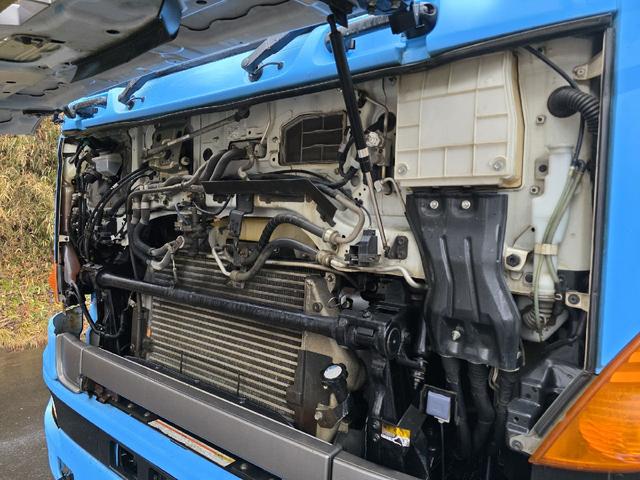 プロフィア ベースグレード　ダンプ　最大積載量８５００ｋｇ　７速マニュアル　寝台スペース付き　後輪ダブル　エアコン　運転席エアバッグ　ＡＩＲＬＯＯＰ（58枚目）