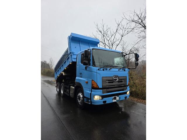 プロフィア ベースグレード　ダンプ　最大積載量８５００ｋｇ　７速マニュアル　寝台スペース付き　後輪ダブル　エアコン　運転席エアバッグ　ＡＩＲＬＯＯＰ（65枚目）