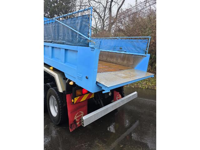 プロフィア ベースグレード　ダンプ　最大積載量８５００ｋｇ　７速マニュアル　寝台スペース付き　後輪ダブル　エアコン　運転席エアバッグ　ＡＩＲＬＯＯＰ（68枚目）