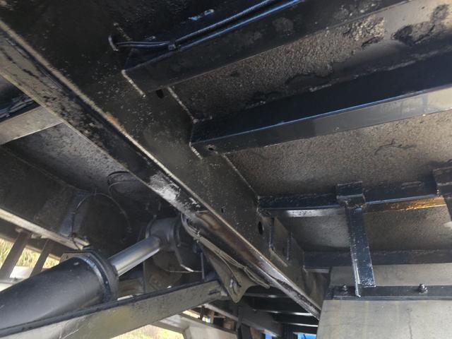 プロフィア ベースグレード　ダンプ　最大積載量８５００ｋｇ　７速マニュアル　寝台スペース付き　後輪ダブル　エアコン　運転席エアバッグ　ＡＩＲＬＯＯＰ（73枚目）