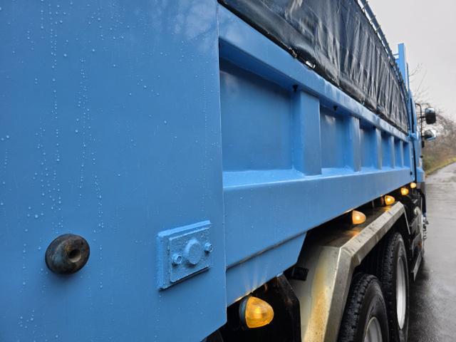 プロフィア ベースグレード　ダンプ　最大積載量８５００ｋｇ　７速マニュアル　寝台スペース付き　後輪ダブル　エアコン　運転席エアバッグ　ＡＩＲＬＯＯＰ（77枚目）