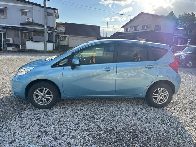 ノート Ｘ　ＦＯＵＲ　車検２年付／４ＷＤ／スマートキー／ナビ／ＴＶ／バックカメラ／前後ドライブレコーダー／（5枚目）