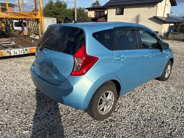 ノート Ｘ　ＦＯＵＲ　車検２年付／４ＷＤ／スマートキー／ナビ／ＴＶ／バックカメラ／前後ドライブレコーダー／（8枚目）