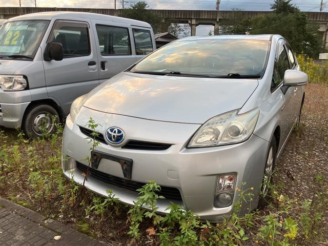 プリウス Ｓ　ＥＴＣ　アルミホイール　オートライト　ＣＶＴ　スマートキー　アイドリングストップ　電動格納ミラー　盗難防止システム　ＣＤ　ミュージックプレイヤー接続可　衝突安全ボディ　ＡＢＳ　ＥＳＣ　エアコン（11枚目）