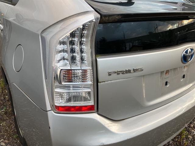 プリウス Ｓ　ＥＴＣ　アルミホイール　オートライト　ＣＶＴ　スマートキー　アイドリングストップ　電動格納ミラー　盗難防止システム　ＣＤ　ミュージックプレイヤー接続可　衝突安全ボディ　ＡＢＳ　ＥＳＣ　エアコン（30枚目）