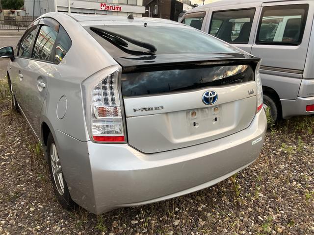 プリウス Ｓ　ＥＴＣ　アルミホイール　オートライト　ＣＶＴ　スマートキー　アイドリングストップ　電動格納ミラー　盗難防止システム　ＣＤ　ミュージックプレイヤー接続可　衝突安全ボディ　ＡＢＳ　ＥＳＣ　エアコン（38枚目）