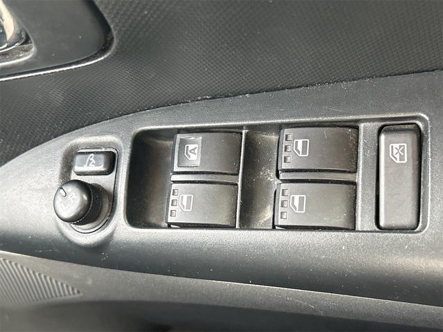 タント カスタムＸリミテッド　ＥＴＣ　電動スライドドア　ＨＩＤ　スマートキー　電動格納ミラー　ベンチシート　ＣＶＴ　盗難防止システム　ＡＢＳ　ＣＤ　アルミホイール　衝突安全ボディ　エアコン　パワーステアリング　パワーウィンドウ（11枚目）
