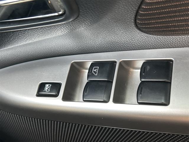 ｅＫカスタム Ｇ　バックカメラ　ＨＩＤ　スマートキー　アイドリングストップ　電動格納ミラー　ベンチシート　ＣＶＴ　盗難防止システム　ＡＢＳ　ミュージックプレイヤー接続可　アルミホイール　衝突安全ボディ　エアコン（11枚目）