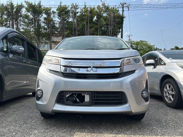 ｅＫカスタム Ｇ　バックカメラ　ＨＩＤ　スマートキー　アイドリングストップ　電動格納ミラー　ベンチシート　ＣＶＴ　盗難防止システム　ＡＢＳ　ミュージックプレイヤー接続可　アルミホイール　衝突安全ボディ　エアコン（13枚目）