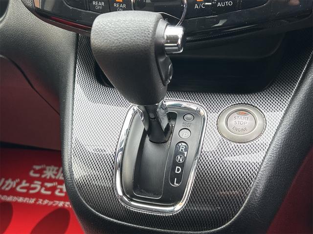セレナ ライダー　ブラックライン　バックカメラ　ナビ　ＴＶ　オートクルーズコントロール　両側電動スライドドア　オートライト　ＨＩＤ　スマートキー　電動格納ミラー　後席モニター　３列シート　ＣＶＴ　アルミホイール（7枚目）