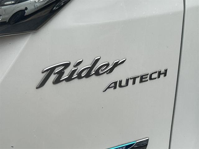 セレナ ライダー　ブラックライン　バックカメラ　ナビ　ＴＶ　オートクルーズコントロール　両側電動スライドドア　オートライト　ＨＩＤ　スマートキー　電動格納ミラー　後席モニター　３列シート　ＣＶＴ　アルミホイール（27枚目）