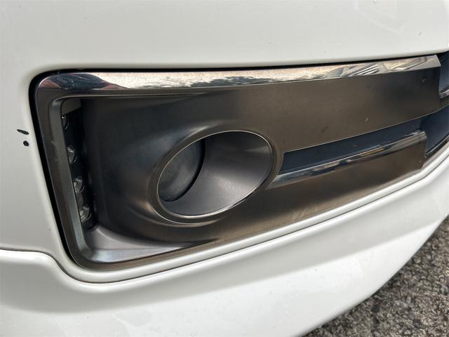 セレナ ライダー　ブラックライン　バックカメラ　ナビ　ＴＶ　オートクルーズコントロール　両側電動スライドドア　オートライト　ＨＩＤ　スマートキー　電動格納ミラー　後席モニター　３列シート　ＣＶＴ　アルミホイール（38枚目）
