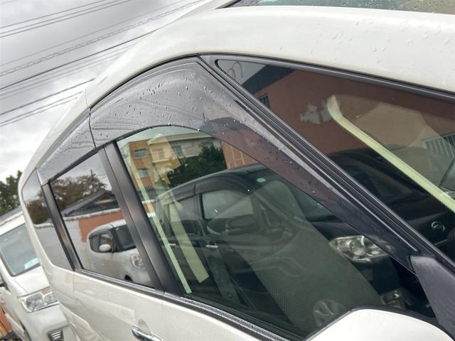 セレナ ライダー　ブラックライン　バックカメラ　ナビ　ＴＶ　オートクルーズコントロール　両側電動スライドドア　オートライト　ＨＩＤ　スマートキー　電動格納ミラー　後席モニター　３列シート　ＣＶＴ　アルミホイール（39枚目）