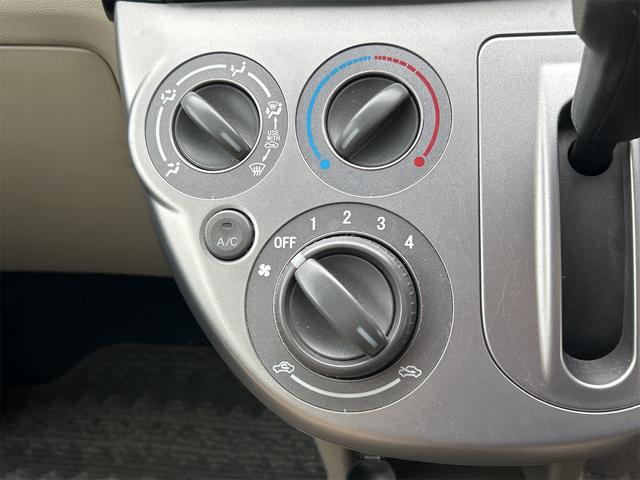ミラ Ｘリミテッド　ＥＲ　キーレスエントリー　電動格納ミラー　ＣＶＴ　盗難防止システム　ＡＢＳ　ＣＤ　衝突安全ボディ　エアコン　パワーステアリング　パワーウィンドウ（5枚目）