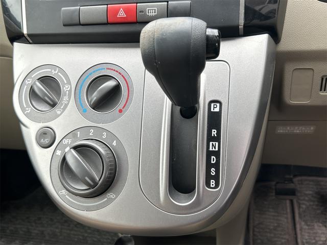 ミラ Ｘリミテッド　ＥＲ　キーレスエントリー　電動格納ミラー　ＣＶＴ　盗難防止システム　ＡＢＳ　ＣＤ　衝突安全ボディ　エアコン　パワーステアリング　パワーウィンドウ（6枚目）