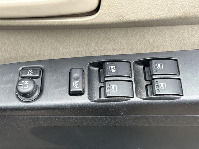 ミラ Ｘリミテッド　ＥＲ　キーレスエントリー　電動格納ミラー　ＣＶＴ　盗難防止システム　ＡＢＳ　ＣＤ　衝突安全ボディ　エアコン　パワーステアリング　パワーウィンドウ（7枚目）
