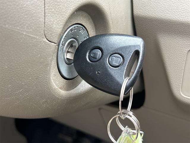 ミラ Ｘリミテッド　ＥＲ　キーレスエントリー　電動格納ミラー　ＣＶＴ　盗難防止システム　ＡＢＳ　ＣＤ　衝突安全ボディ　エアコン　パワーステアリング　パワーウィンドウ（8枚目）