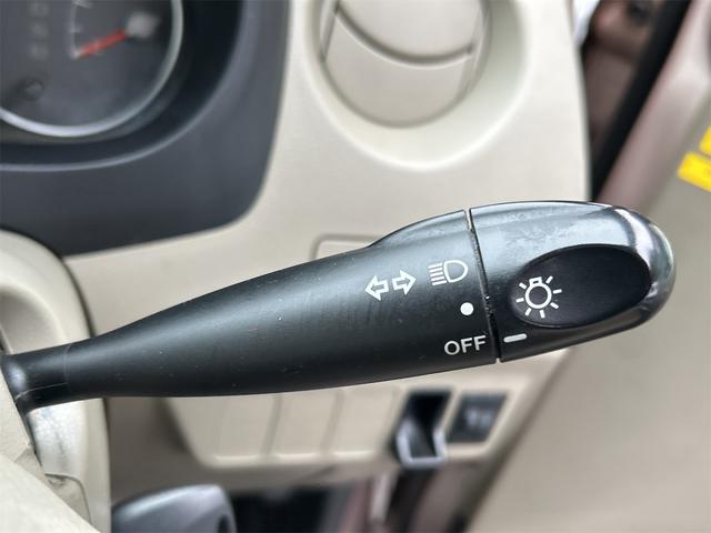 ミラ Ｘリミテッド　ＥＲ　キーレスエントリー　電動格納ミラー　ＣＶＴ　盗難防止システム　ＡＢＳ　ＣＤ　衝突安全ボディ　エアコン　パワーステアリング　パワーウィンドウ（9枚目）