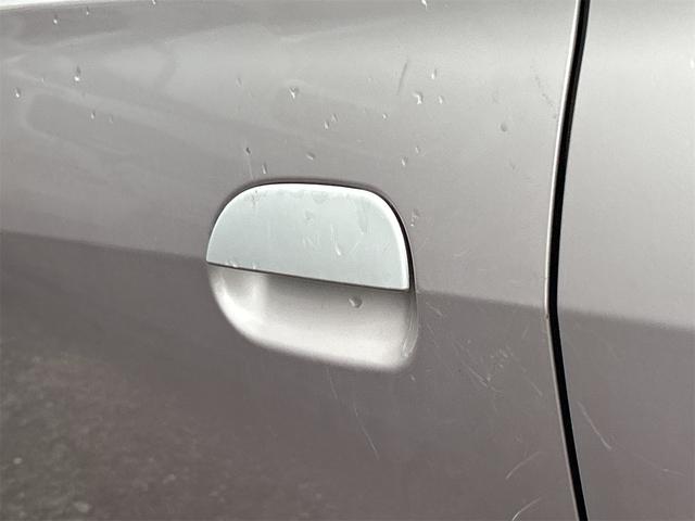 ミラ Ｘリミテッド　ＥＲ　キーレスエントリー　電動格納ミラー　ＣＶＴ　盗難防止システム　ＡＢＳ　ＣＤ　衝突安全ボディ　エアコン　パワーステアリング　パワーウィンドウ（27枚目）