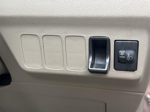 ミラ Ｘリミテッド　ＥＲ　キーレスエントリー　電動格納ミラー　ＣＶＴ　盗難防止システム　ＡＢＳ　ＣＤ　衝突安全ボディ　エアコン　パワーステアリング　パワーウィンドウ（40枚目）