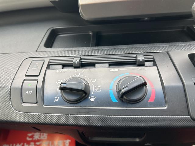 フリードスパイク Ｇ　ナビ　ＴＶ　両側スライドドア　キーレスエントリー　ＣＶＴ　ＣＤ　ＵＳＢ　ミュージックプレイヤー接続可　Ｂｌｕｅｔｏｏｔｈ　衝突安全ボディ　ＡＢＳ　ＥＳＣ　エアコン　パワーステアリング　パワーウィンドウ（7枚目）