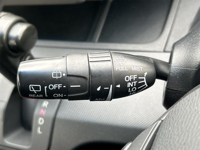 フリードスパイク Ｇ　ナビ　ＴＶ　両側スライドドア　キーレスエントリー　ＣＶＴ　ＣＤ　ＵＳＢ　ミュージックプレイヤー接続可　Ｂｌｕｅｔｏｏｔｈ　衝突安全ボディ　ＡＢＳ　ＥＳＣ　エアコン　パワーステアリング　パワーウィンドウ（8枚目）