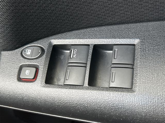 フリードスパイク Ｇ　ナビ　ＴＶ　両側スライドドア　キーレスエントリー　ＣＶＴ　ＣＤ　ＵＳＢ　ミュージックプレイヤー接続可　Ｂｌｕｅｔｏｏｔｈ　衝突安全ボディ　ＡＢＳ　ＥＳＣ　エアコン　パワーステアリング　パワーウィンドウ（11枚目）