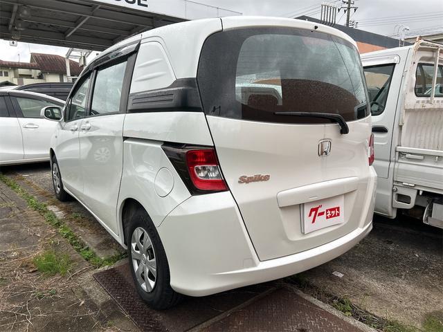 フリードスパイク Ｇ　ナビ　ＴＶ　両側スライドドア　キーレスエントリー　ＣＶＴ　ＣＤ　ＵＳＢ　ミュージックプレイヤー接続可　Ｂｌｕｅｔｏｏｔｈ　衝突安全ボディ　ＡＢＳ　ＥＳＣ　エアコン　パワーステアリング　パワーウィンドウ（17枚目）