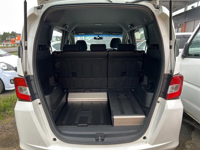 フリードスパイク Ｇ　ナビ　ＴＶ　両側スライドドア　キーレスエントリー　ＣＶＴ　ＣＤ　ＵＳＢ　ミュージックプレイヤー接続可　Ｂｌｕｅｔｏｏｔｈ　衝突安全ボディ　ＡＢＳ　ＥＳＣ　エアコン　パワーステアリング　パワーウィンドウ（19枚目）