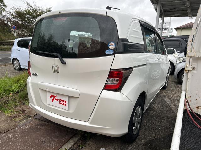 フリードスパイク Ｇ　ナビ　ＴＶ　両側スライドドア　キーレスエントリー　ＣＶＴ　ＣＤ　ＵＳＢ　ミュージックプレイヤー接続可　Ｂｌｕｅｔｏｏｔｈ　衝突安全ボディ　ＡＢＳ　ＥＳＣ　エアコン　パワーステアリング　パワーウィンドウ（22枚目）