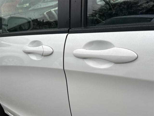 フリードスパイク Ｇ　ナビ　ＴＶ　両側スライドドア　キーレスエントリー　ＣＶＴ　ＣＤ　ＵＳＢ　ミュージックプレイヤー接続可　Ｂｌｕｅｔｏｏｔｈ　衝突安全ボディ　ＡＢＳ　ＥＳＣ　エアコン　パワーステアリング　パワーウィンドウ（28枚目）