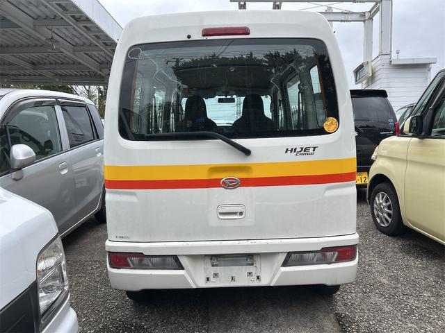 ハイゼットカーゴ 　ＭＴ　両側スライドドア　アイドリングストップ　エアコン　運転席エアバッグ　助手席エアバッグ（6枚目）