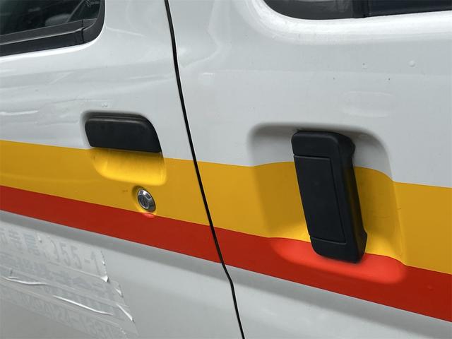 ハイゼットカーゴ 　ＭＴ　両側スライドドア　アイドリングストップ　エアコン　運転席エアバッグ　助手席エアバッグ（13枚目）
