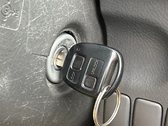 タント Ｘ　４ＷＤ　キーレスエントリー　電動格納ミラー　ベンチシート　ＡＴ　ＡＢＳ　ＣＤ　ＭＤ　アルミホイール　衝突安全ボディ　エアコン　パワーステアリング　パワーウィンドウ（8枚目）