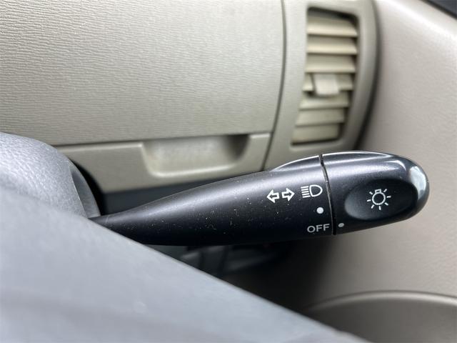タント Ｘ　４ＷＤ　キーレスエントリー　電動格納ミラー　ベンチシート　ＡＴ　ＡＢＳ　ＣＤ　ＭＤ　アルミホイール　衝突安全ボディ　エアコン　パワーステアリング　パワーウィンドウ（9枚目）