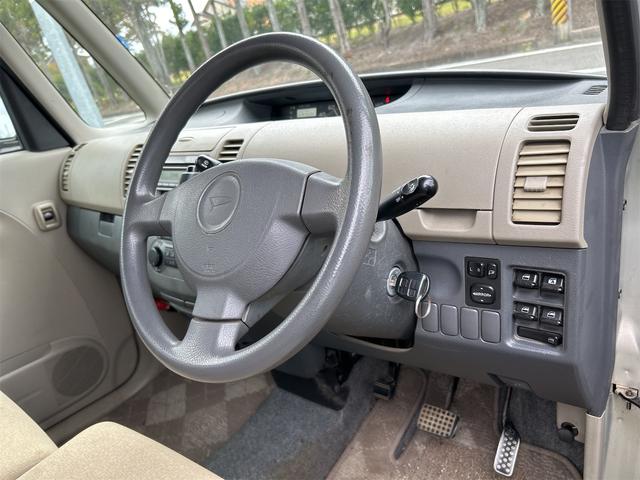 タント Ｘ　４ＷＤ　キーレスエントリー　電動格納ミラー　ベンチシート　ＡＴ　ＡＢＳ　ＣＤ　ＭＤ　アルミホイール　衝突安全ボディ　エアコン　パワーステアリング　パワーウィンドウ（11枚目）