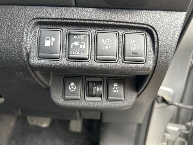 リーフ Ｘ　バックカメラ　ナビ　オートクルーズコントロール　スマートキー　電動格納ミラー　シートヒーター　ＣＶＴ　盗難防止システム　衝突安全ボディ　ＡＢＳ　ＥＳＣ　ＣＤ　ミュージックプレイヤー接続可　エアコン（9枚目）