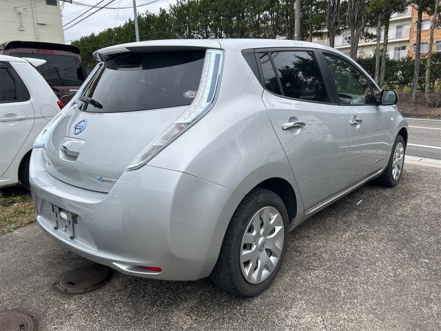 リーフ Ｘ　バックカメラ　ナビ　オートクルーズコントロール　スマートキー　電動格納ミラー　シートヒーター　ＣＶＴ　盗難防止システム　衝突安全ボディ　ＡＢＳ　ＥＳＣ　ＣＤ　ミュージックプレイヤー接続可　エアコン（15枚目）