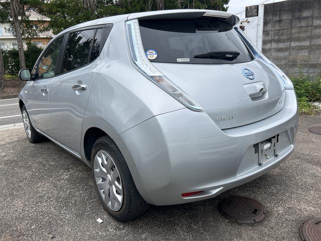 リーフ Ｘ　バックカメラ　ナビ　オートクルーズコントロール　スマートキー　電動格納ミラー　シートヒーター　ＣＶＴ　盗難防止システム　衝突安全ボディ　ＡＢＳ　ＥＳＣ　ＣＤ　ミュージックプレイヤー接続可　エアコン（16枚目）