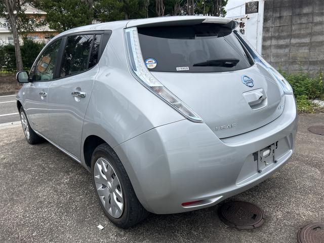 リーフ Ｘ　バックカメラ　ナビ　オートクルーズコントロール　スマートキー　電動格納ミラー　シートヒーター　ＣＶＴ　盗難防止システム　衝突安全ボディ　ＡＢＳ　ＥＳＣ　ＣＤ　ミュージックプレイヤー接続可　エアコン（22枚目）